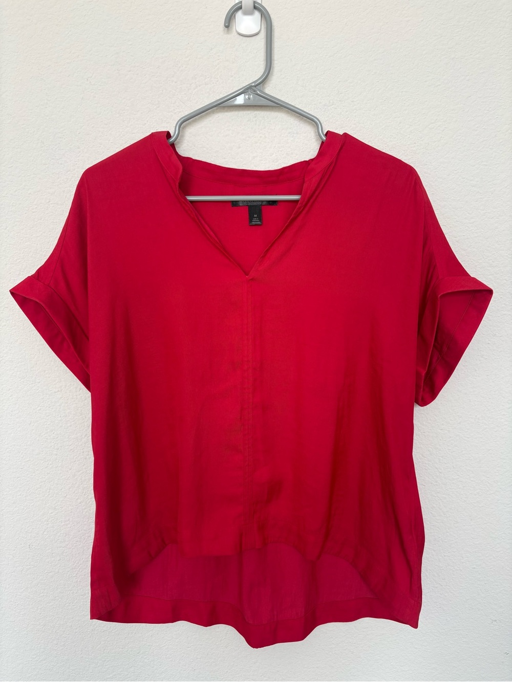 Banana Republic Short Sleeve High Low V Neck Blouse Medium Everyday Casual Basic